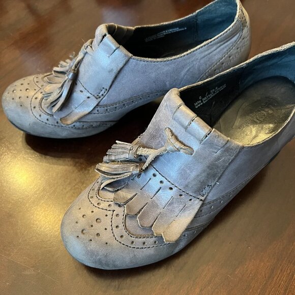 Women's Born Gray Leather Shoes. Size 6 - Picture 6 of 7